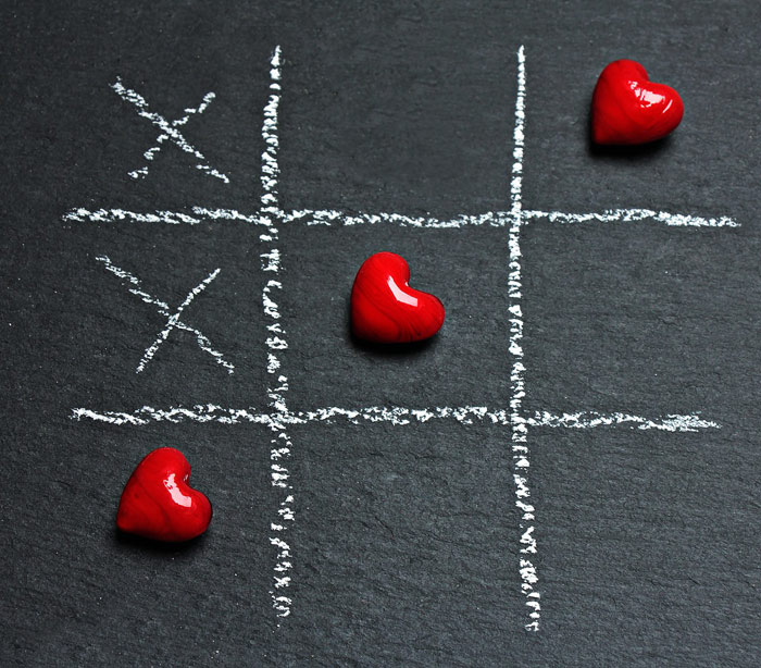 tic-tac-toe-love-win-chalk-relationships-dating2